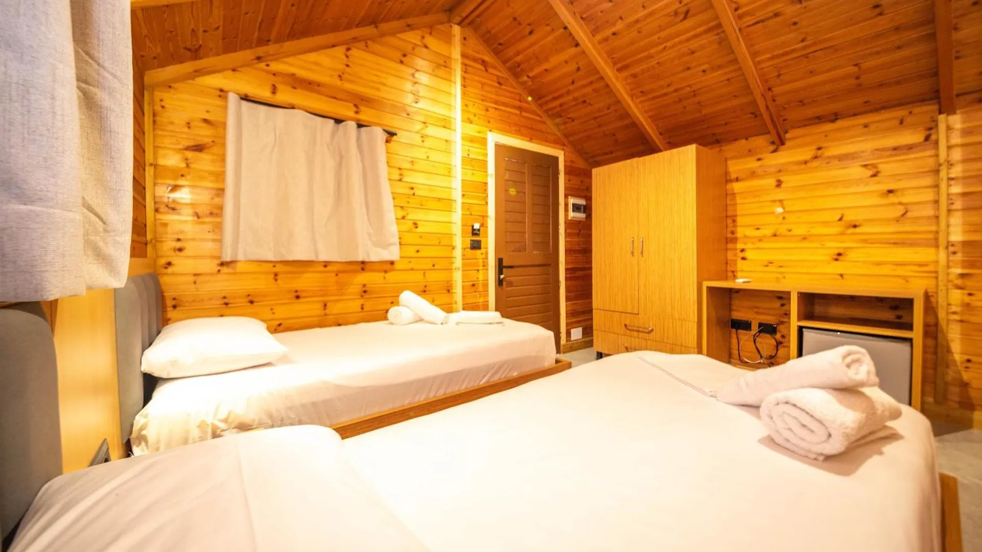 Lodges Shen Nikolla Dhermi Campsite