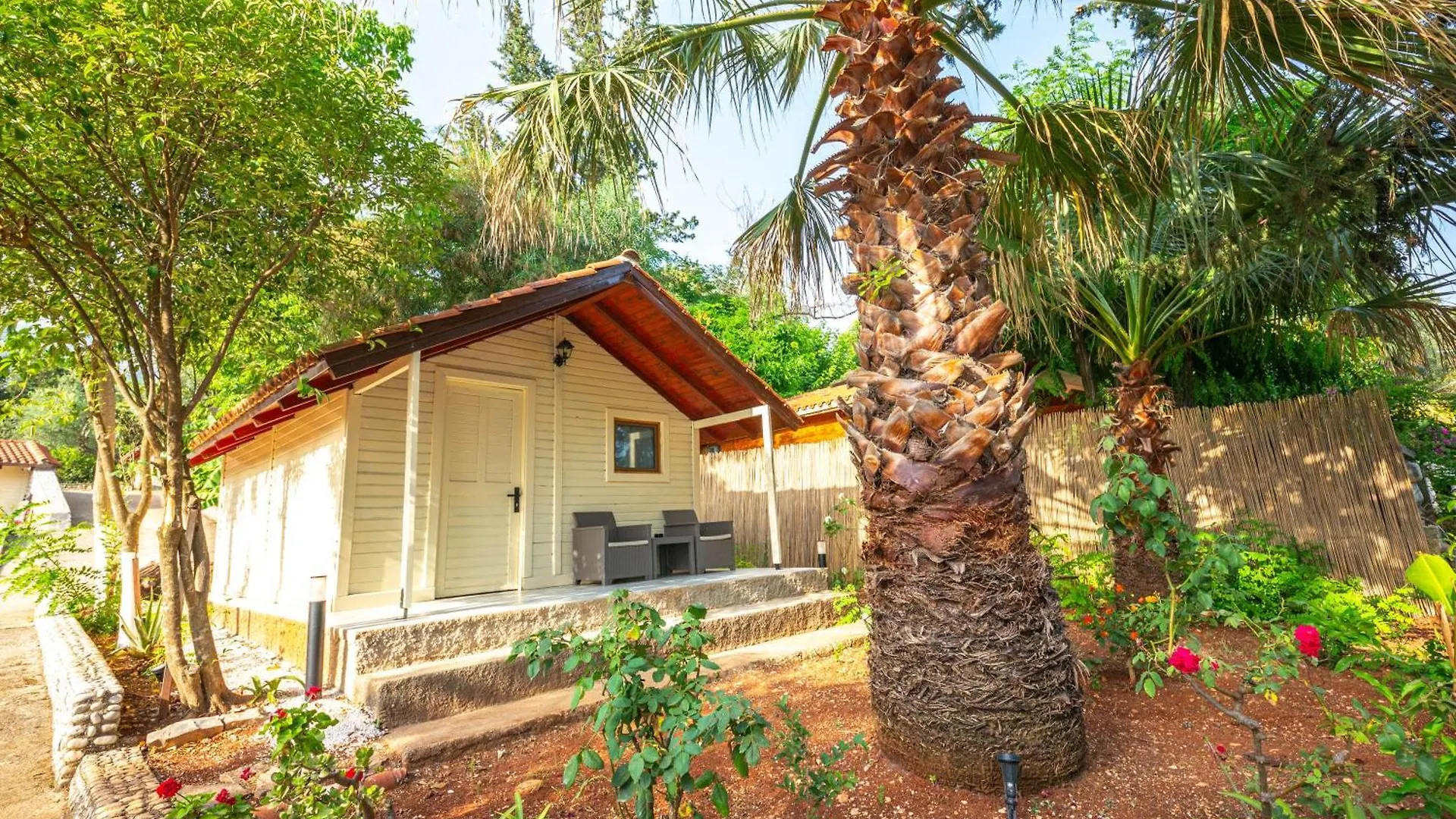 Lodges Shen Nikolla Dhermi Campsite