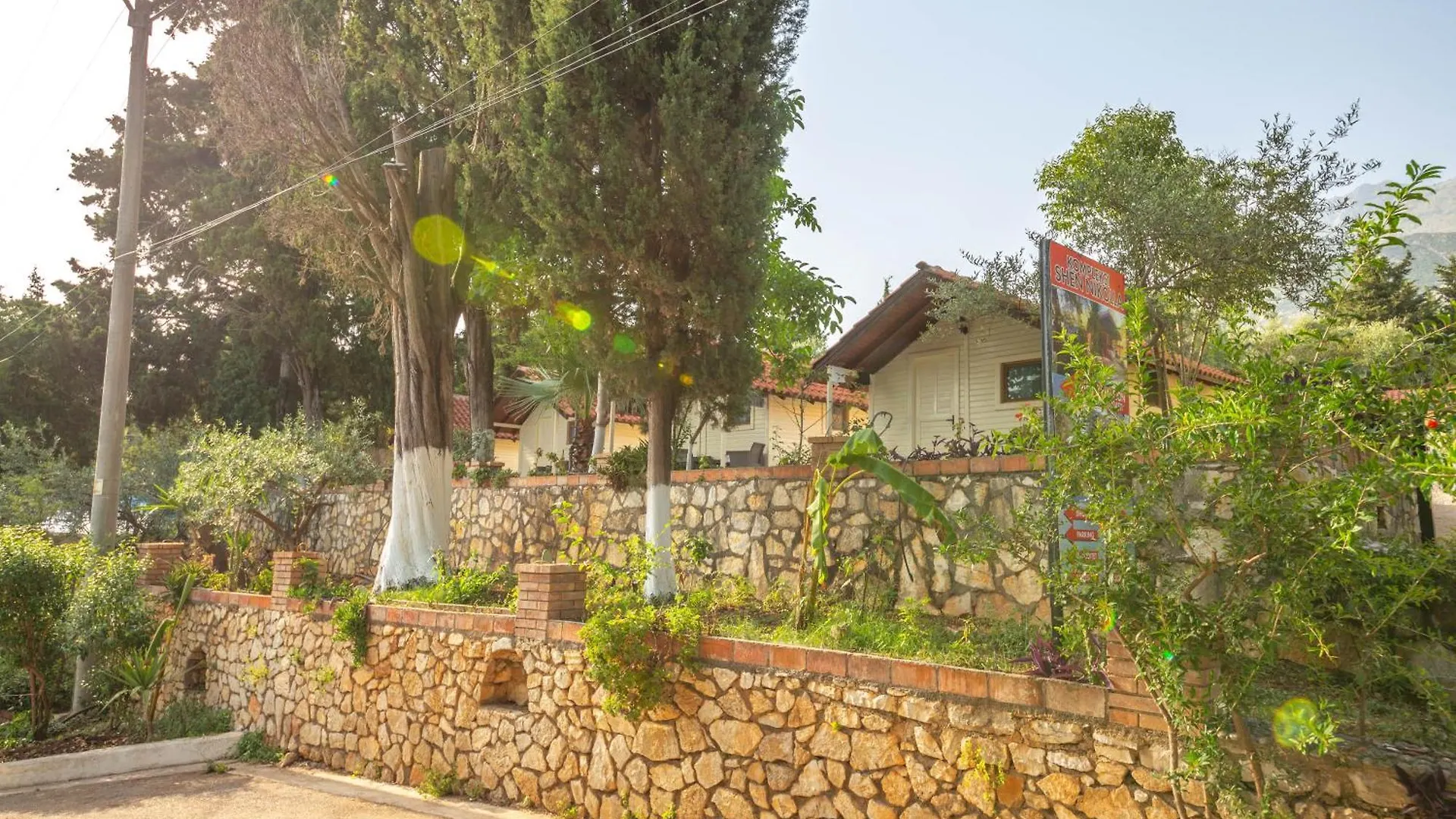 Lodges Shen Nikolla Dhermi Campsite