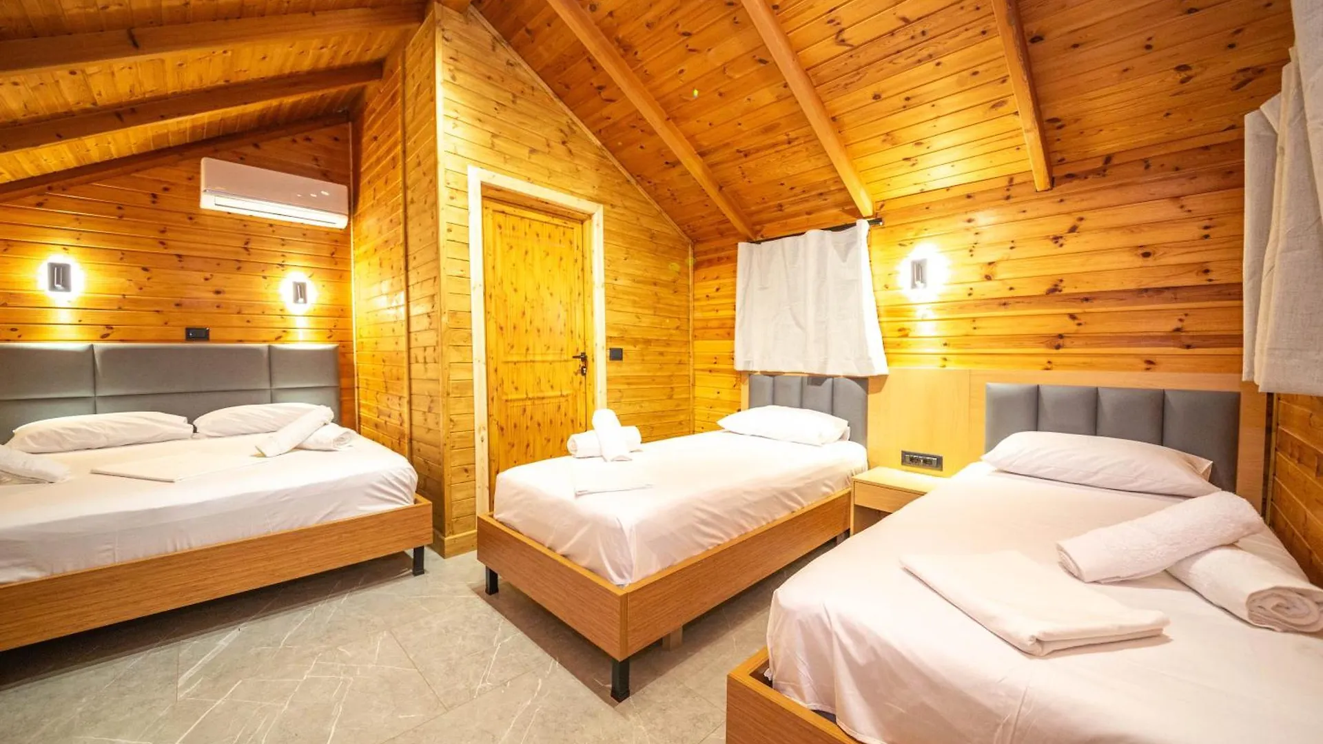 Lodges Shen Nikolla Dhermi Campsite